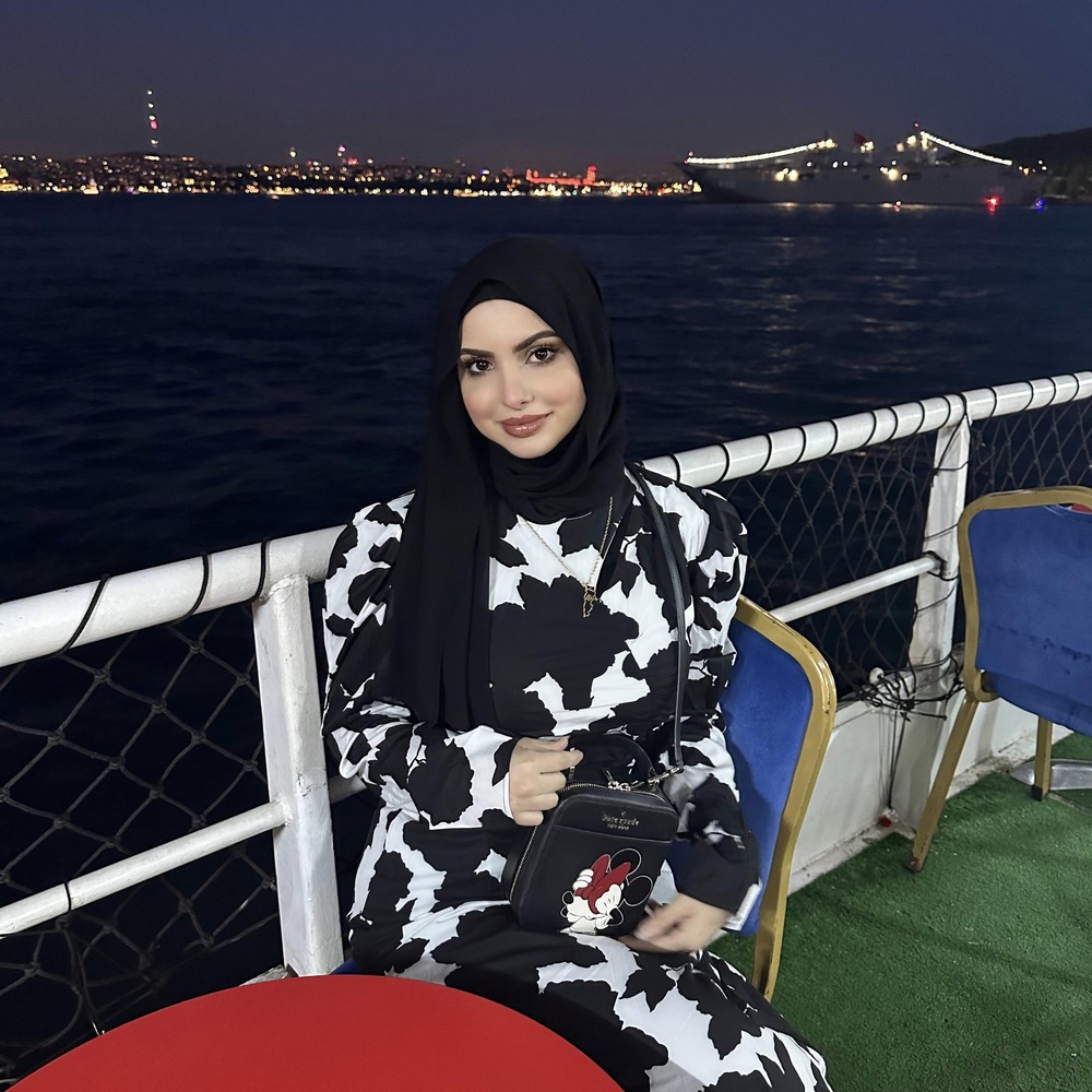 Meet your Posher, Zahra